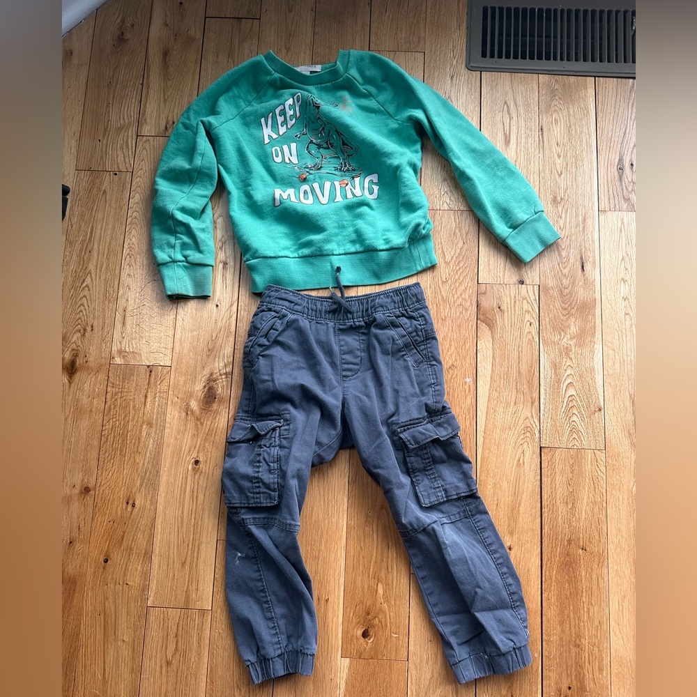 Tucker + Tate Dinosaur Skateboard Sweatshirt Size 5 & Old Navy 4T Cargo Set